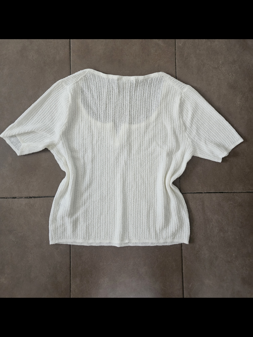 Light Summery Scoop Neck Top - Picture 2 of 2